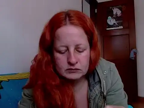 Snapshot of ViioletaMora chatting on 09.28.25 ViioletaMora online show from 09.28.25