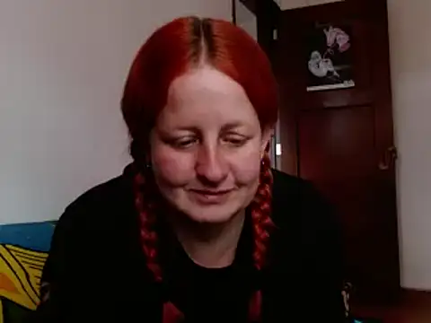 Snapshot of ViioletaMora chatting on 09.29.25 ViioletaMora online show from 09.29.25