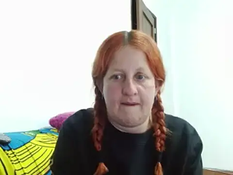 Snapshot of ViioletaMora chatting on 09.30.25 ViioletaMora online show from 09.30.25