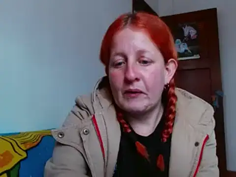 Snapshot of ViioletaMora chatting on 09.30.25 ViioletaMora online show from 09.30.25