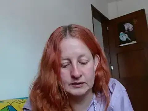 Snapshot of ViioletaMora chatting on 10.09.25 ViioletaMora online show from 10.09.25