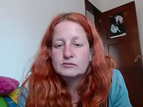 Snapshot of ViioletaMora chatting on 10.10.25 ViioletaMora online show from 10.10.25