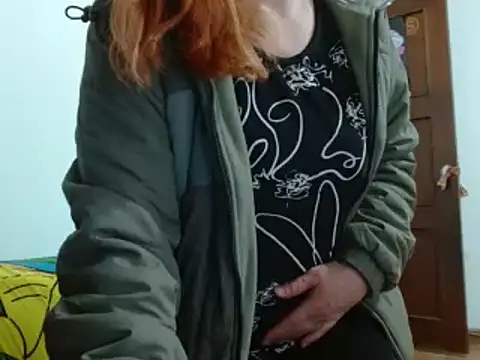 Snapshot of ViioletaMora chatting on 10.12.25 ViioletaMora online show from 10.12.25