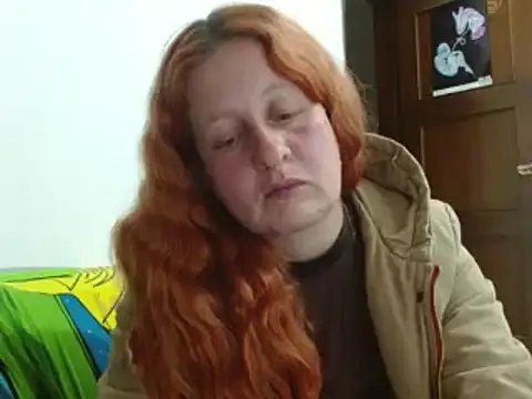 Snapshot of ViioletaMora chatting on 10.15.25 ViioletaMora online show from 10.15.25