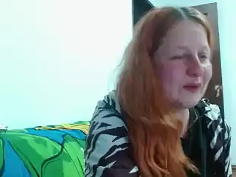 Snapshot of ViioletaMora chatting on 11.04.25 ViioletaMora online show from 11.04.25