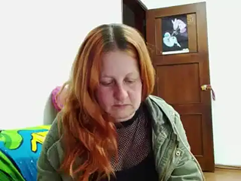 Snapshot of ViioletaMora chatting on 11.06.25 ViioletaMora online show from 11.06.25