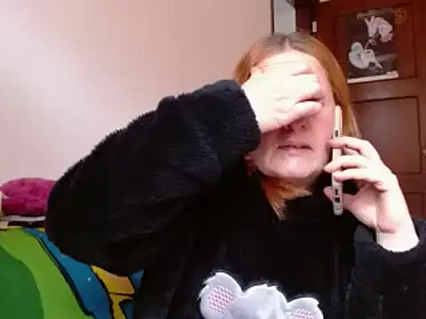 Snapshot of ViioletaMora chatting on 11.13.25 ViioletaMora online show from 11.13.25