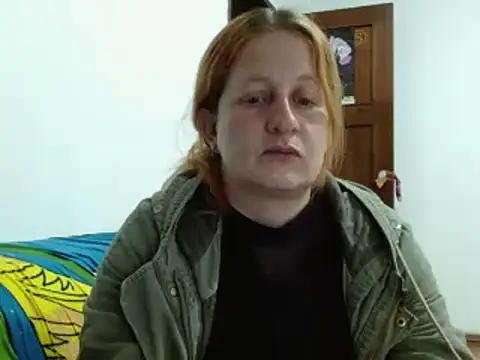 Snapshot of ViioletaMora chatting on 11.20.25 ViioletaMora online show from 11.20.25