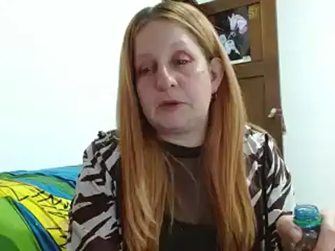 Snapshot of ViioletaMora chatting on 11.23.25 ViioletaMora online show from 11.23.25