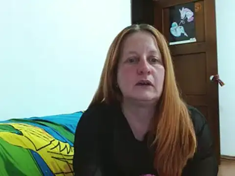 Snapshot of ViioletaMora chatting on 11.24.25 ViioletaMora online show from 11.24.25