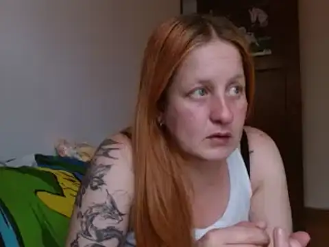 Snapshot of ViioletaMora chatting on 11.25.25 ViioletaMora online show from 11.25.25