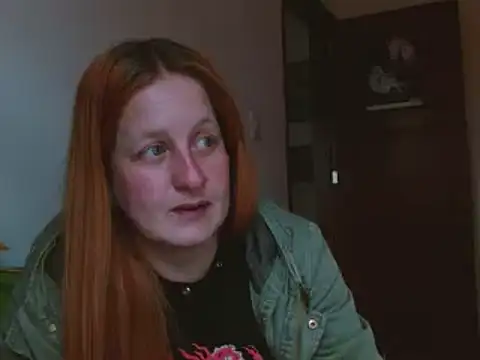 Snapshot of ViioletaMora chatting on 11.28.25 ViioletaMora online show from 11.28.25