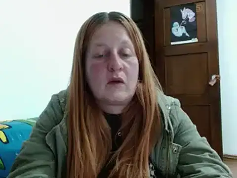 Snapshot of ViioletaMora chatting on 11.30.25 ViioletaMora online show from 11.30.25