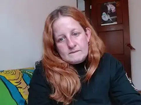 Snapshot of ViioletaMora chatting on 12.01.25 ViioletaMora online show from 12.01.25