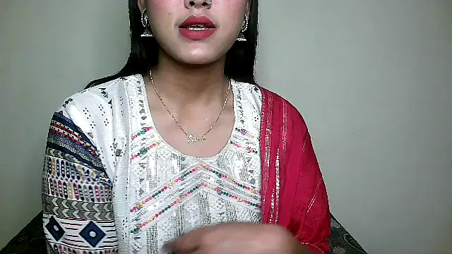 Snapshot of Princess_noorjahan chatting on 12.22.24 Princess noorjahan online show from 12.22.24