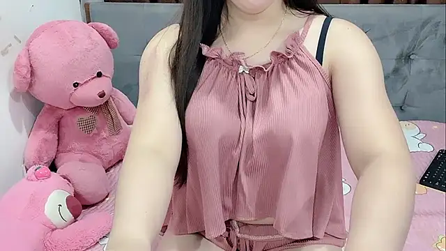 Snapshot of Funikio chatting on 09.23.25 Funikio online show from 09.23.25