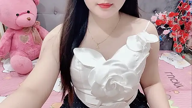 Snapshot of Funikio chatting on 11.04.25 Funikio online show from 11.04.25