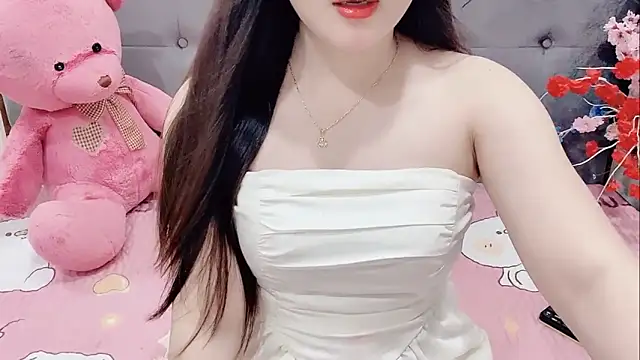 Snapshot of Funikio chatting on 11.08.25 Funikio online show from 11.08.25