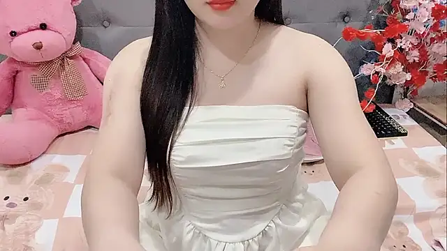 Snapshot of Funikio chatting on 11.19.25 Funikio online show from 11.19.25