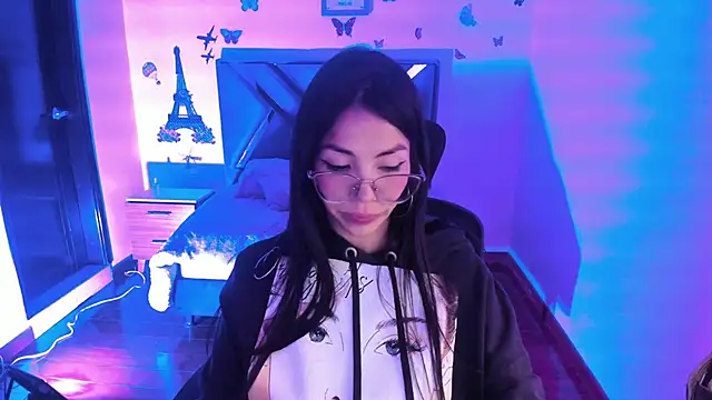 Snapshot of Aylinn_diaz chatting on 12.06.24 Aylinn diaz online show from 12.06.24