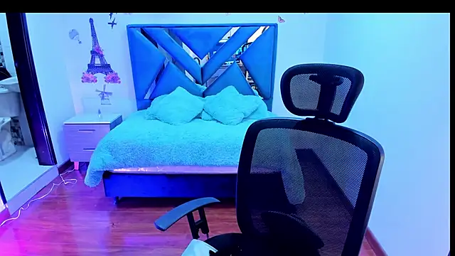 Snapshot of Aylinn_diaz chatting on 12.23.24 Aylinn diaz online show from 12.23.24