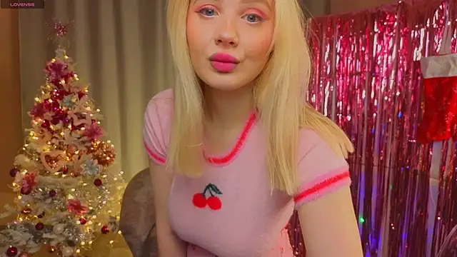 Snapshot of oliviabr0wn0 chatting on 12.03.24 oliviabr0wn0 online show from 12.03.24