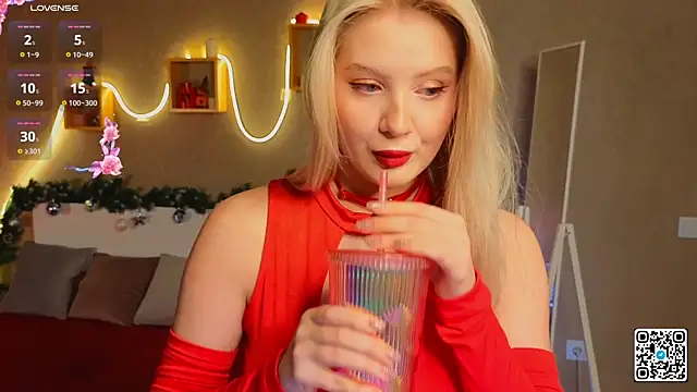 Snapshot of oliviabr0wn0 chatting on 12.23.24 oliviabr0wn0 online show from 12.23.24