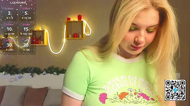 Snapshot of oliviabr0wn0 chatting on 02.02.25 oliviabr0wn0 online show from 02.02.25