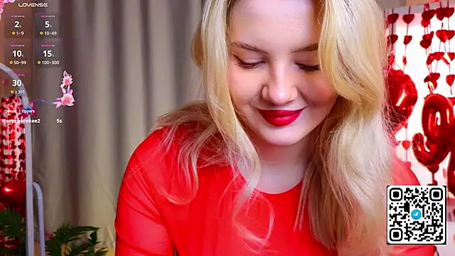 Snapshot of oliviabr0wn0 chatting on 02.15.25 oliviabr0wn0 online show from 02.15.25