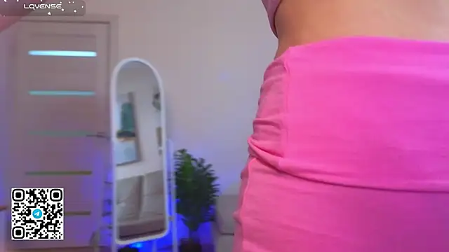 Snapshot of oliviabr0wn0 chatting on 09.18.25 oliviabr0wn0 online show from 09.18.25