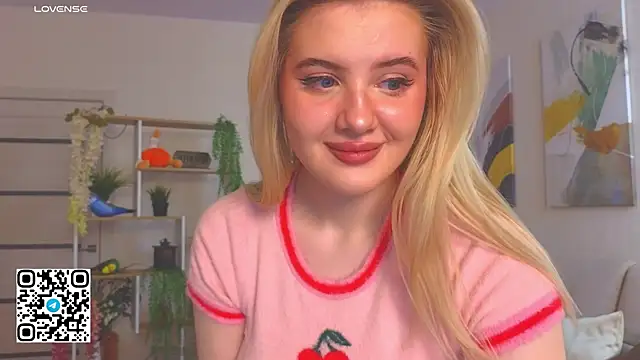 Snapshot of oliviabr0wn0 chatting on 10.04.25 oliviabr0wn0 online show from 10.04.25