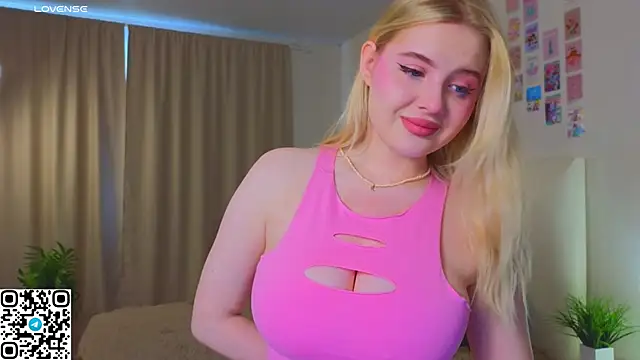 Snapshot of oliviabr0wn0 chatting on 10.19.25 oliviabr0wn0 online show from 10.19.25