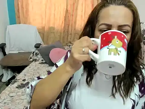 MonicaGarcia  online show from 10.11.25