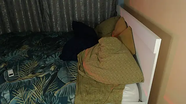 Snapshot of axxxturel chatting on 09.22.25 axxxturel online show from 09.22.25