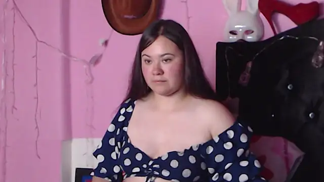 NikkiRous  online show from 01.24.25