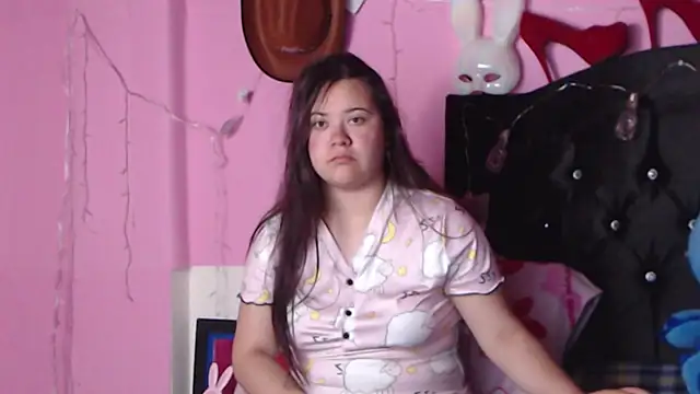 NikkiRous  online show from 01.25.25