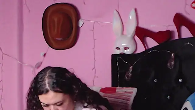 NikkiRous  online show from 01.29.25