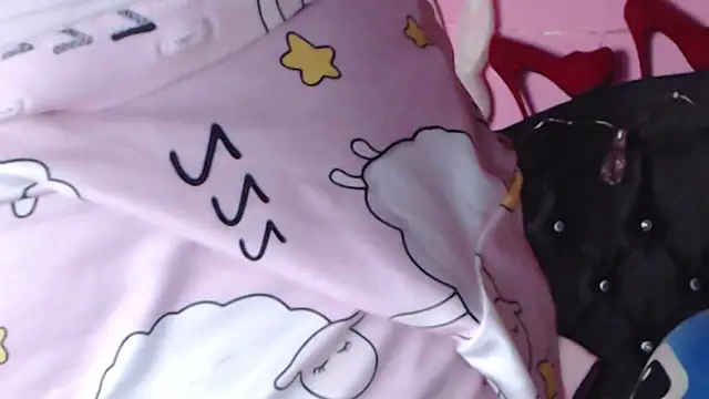 NikkiRous  online show from 01.30.25