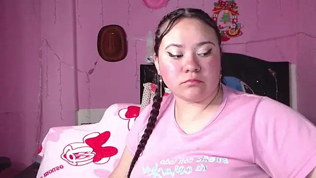 NikkiRous  online show from 02.10.25