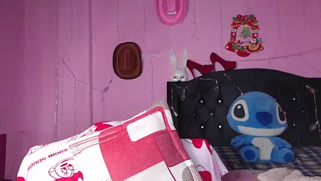 NikkiRous  online show from 02.28.25