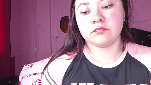 NikkiRous  online show from 03.11.25