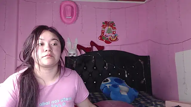 NikkiRous  online show from 03.14.25