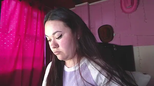 NikkiRous  online show from 02.24.26