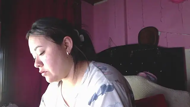 NikkiRous  online show from 04.29.26