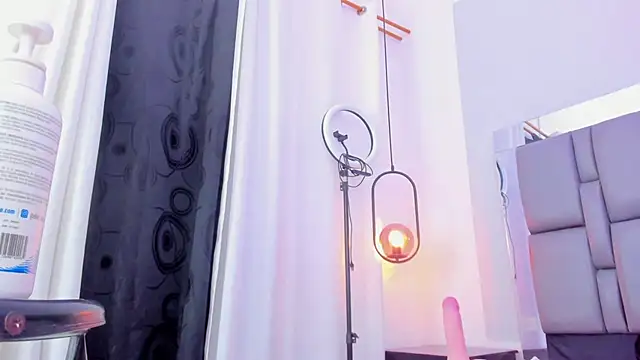 Snapshot of Emily_Gil1 chatting on 02.07.25 Emily Gil1 online show from 02.07.25