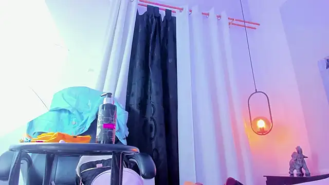 Snapshot of Emily_Gil1 chatting on 03.03.25 Emily Gil1 online show from 03.03.25