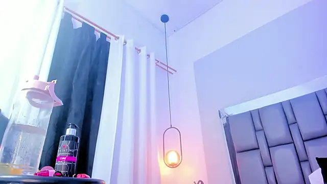 Snapshot of Emily_Gil1 chatting on 03.05.25 Emily Gil1 online show from 03.05.25