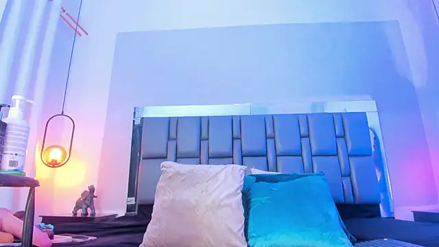 Snapshot of Emily_Gil1 chatting on 03.11.25 Emily Gil1 online show from 03.11.25