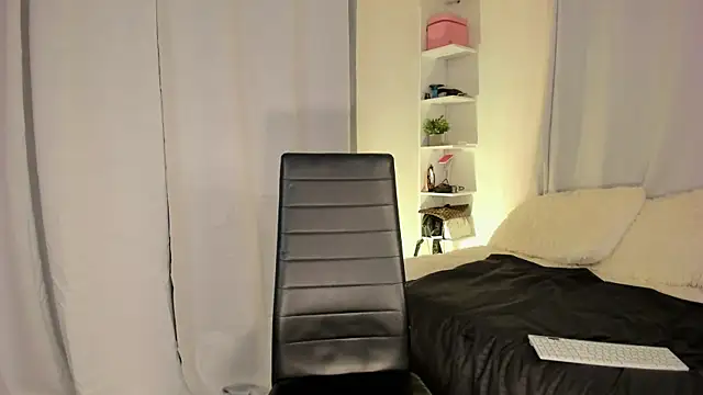 cami cruzz online show from 07.07.26