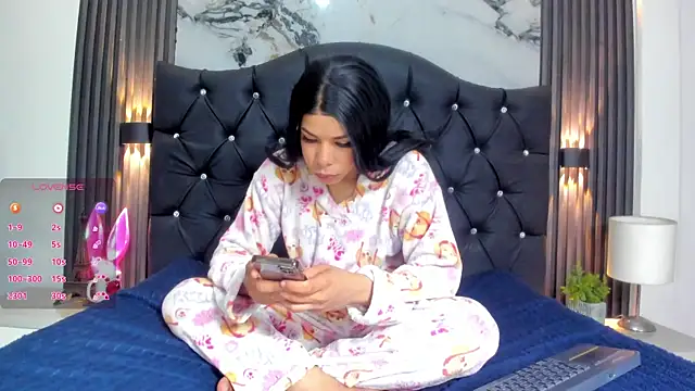 Giorgina Parado online show from 04.25.26